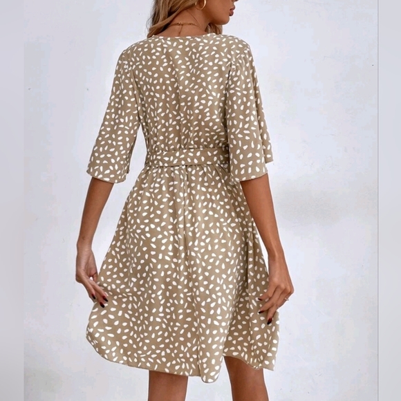 New Boho Short Flutter Sleeve Wrap Front Dress Belted Tan White - Picture 3 of 8